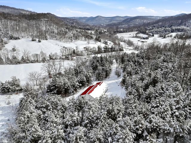 8942 Quicks Run Road, Vanceburg, KY 41179