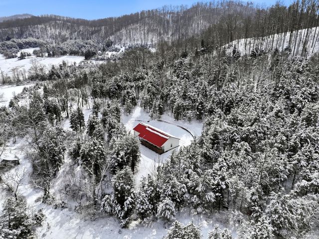 8942 Quicks Run Road, Vanceburg, KY 41179