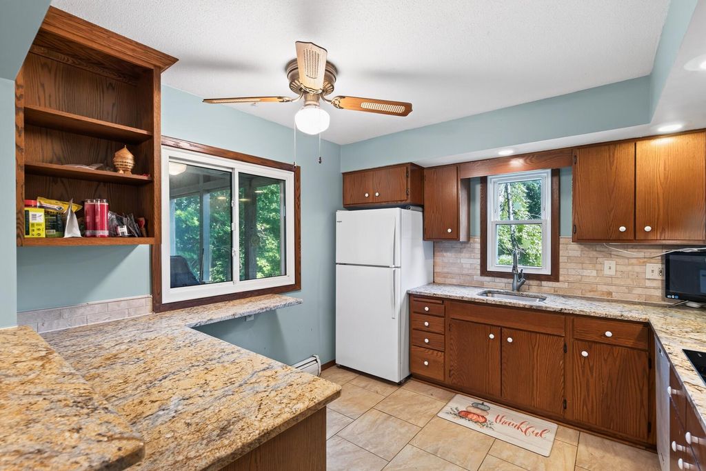 10704 Prescott Court, Burnsville, MN 55337 — photo 3