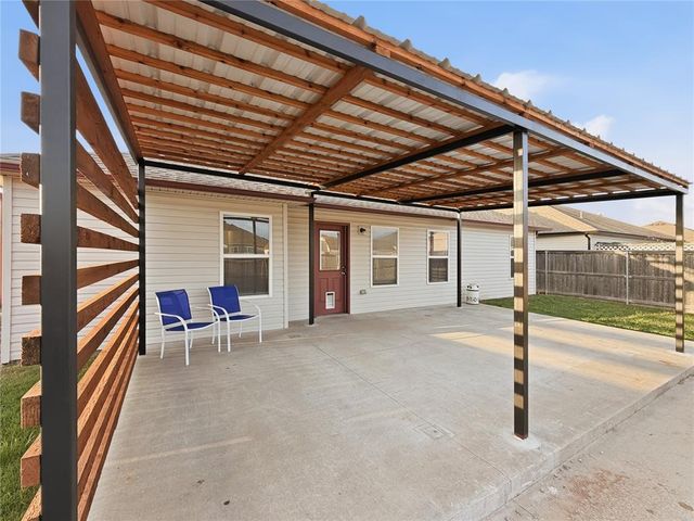 1865 Land Run Drive, El Reno, OK 73036