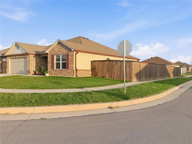 1865 Land Run Drive, El Reno, OK 73036