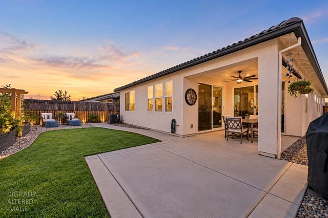 5030 Peace Lily Ln, Roseville, CA 95747