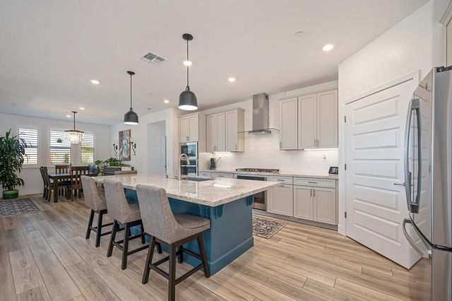 5030 Peace Lily Ln, Roseville, CA 95747