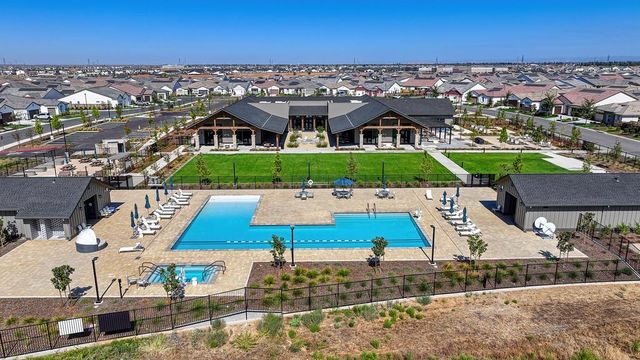 5030 Peace Lily Ln, Roseville, CA 95747