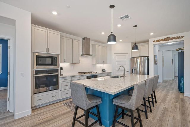 5030 Peace Lily Ln, Roseville, CA 95747