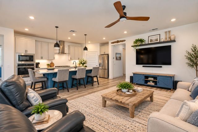 5030 Peace Lily Ln, Roseville, CA 95747
