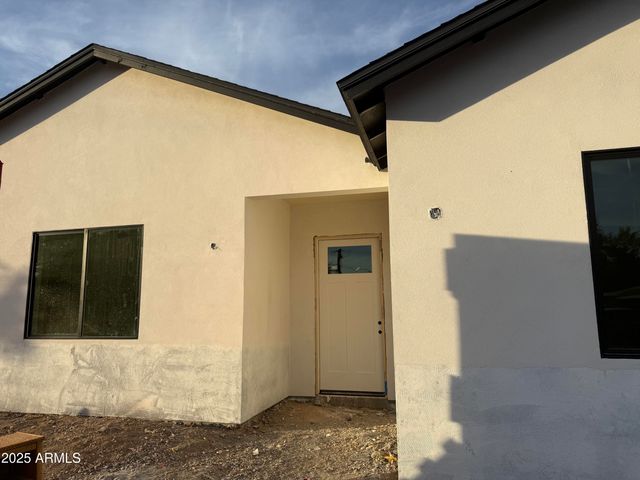 3808 E PICCADILLY Road, Phoenix, AZ 85018