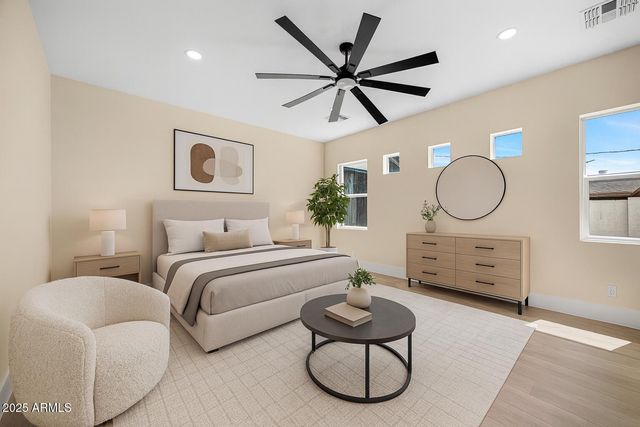 3808 E PICCADILLY Road, Phoenix, AZ 85018