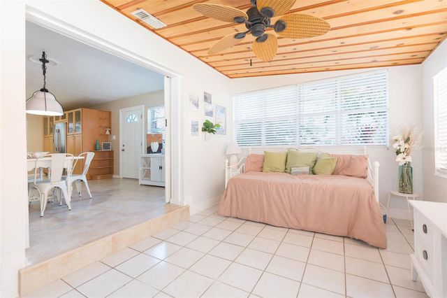 4206 W WISCONSIN AVENUE, Tampa, FL 33616