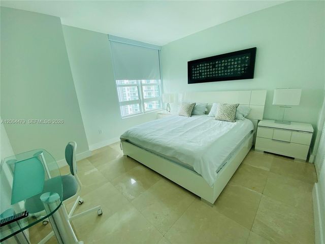 950 Brickell Bay Dr 3709, Miami, FL 33131