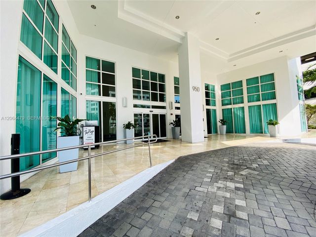 950 Brickell Bay Dr 3709, Miami, FL 33131