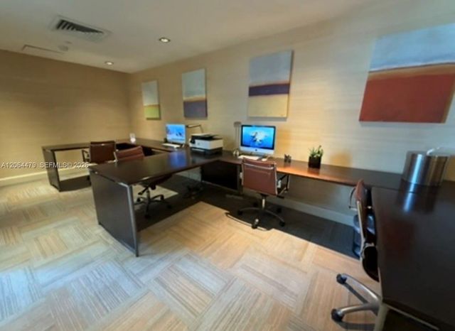 950 Brickell Bay Dr 3709, Miami, FL 33131
