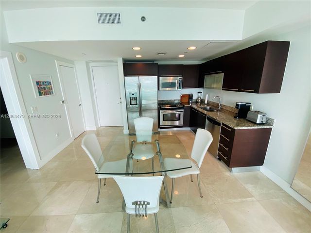 950 Brickell Bay Dr 3709, Miami, FL 33131