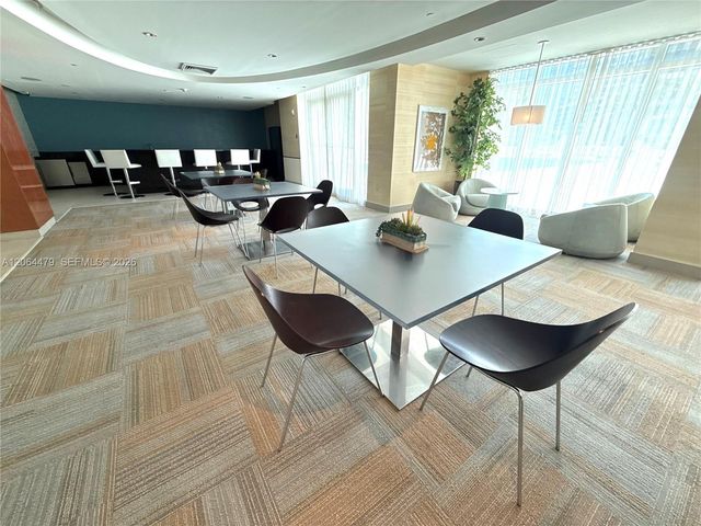 950 Brickell Bay Dr 3709, Miami, FL 33131