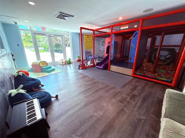 950 Brickell Bay Dr 3709, Miami, FL 33131