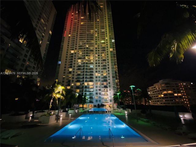 950 Brickell Bay Dr 3709, Miami, FL 33131
