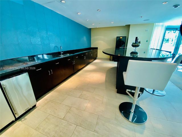 950 Brickell Bay Dr 3709, Miami, FL 33131