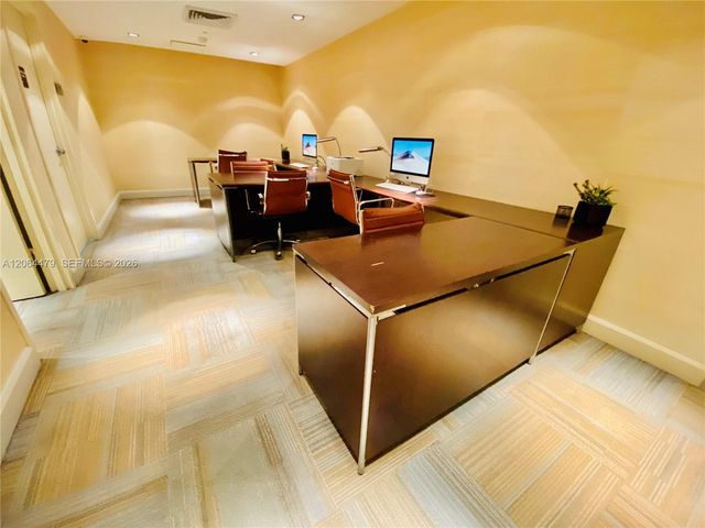 950 Brickell Bay Dr 3709, Miami, FL 33131