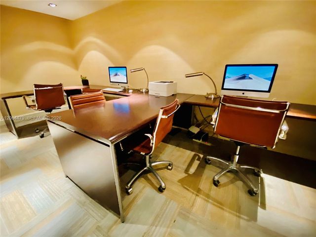 950 Brickell Bay Dr 3709, Miami, FL 33131