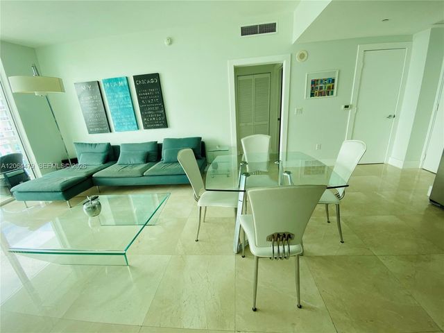 950 Brickell Bay Dr 3709, Miami, FL 33131