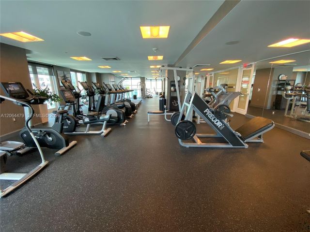 950 Brickell Bay Dr 3709, Miami, FL 33131