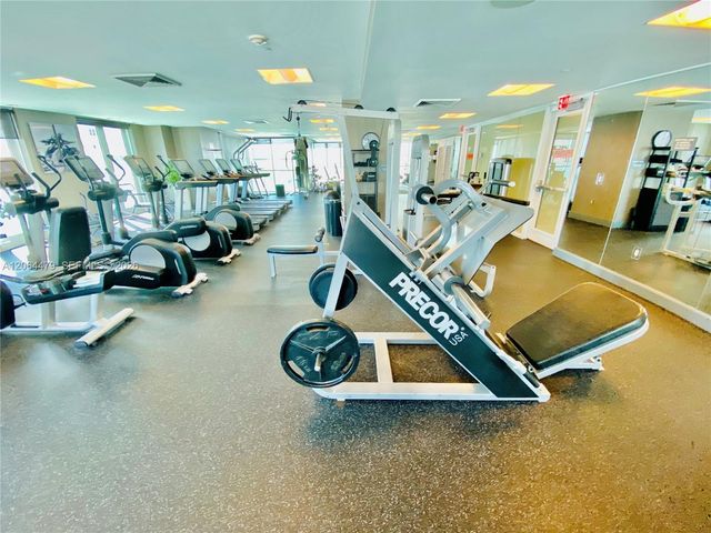 950 Brickell Bay Dr 3709, Miami, FL 33131