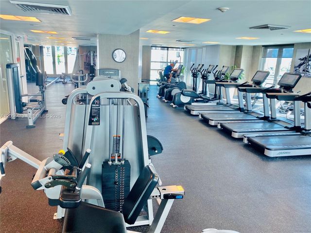 950 Brickell Bay Dr 3709, Miami, FL 33131