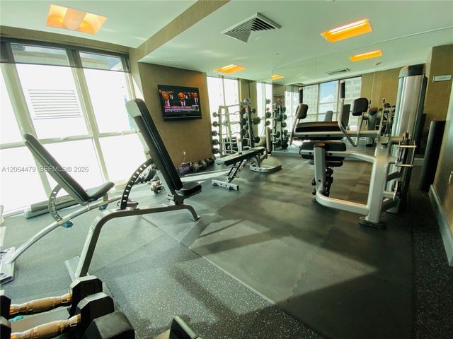 950 Brickell Bay Dr 3709, Miami, FL 33131