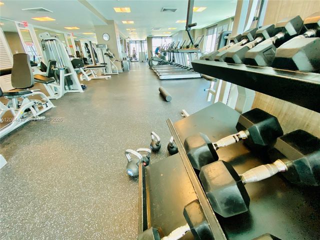 950 Brickell Bay Dr 3709, Miami, FL 33131