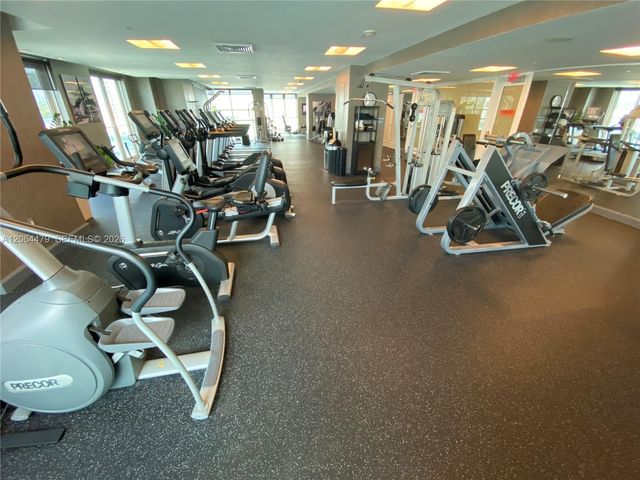 950 Brickell Bay Dr 3709, Miami, FL 33131