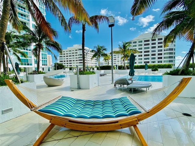 950 Brickell Bay Dr 3709, Miami, FL 33131