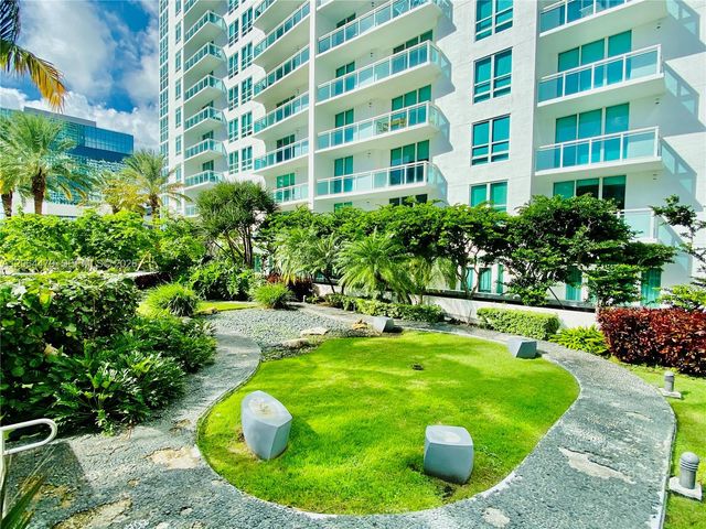 950 Brickell Bay Dr 3709, Miami, FL 33131