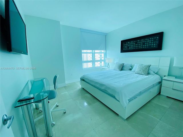 950 Brickell Bay Dr 3709, Miami, FL 33131