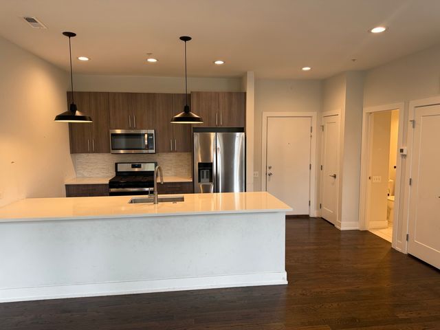 5055 S Dorchester Avenue 103, Chicago, IL 60615