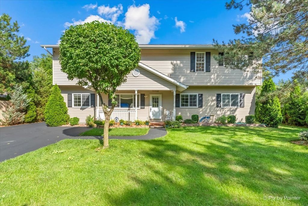 2819 Sun Valley Drive, Cary, IL 60013