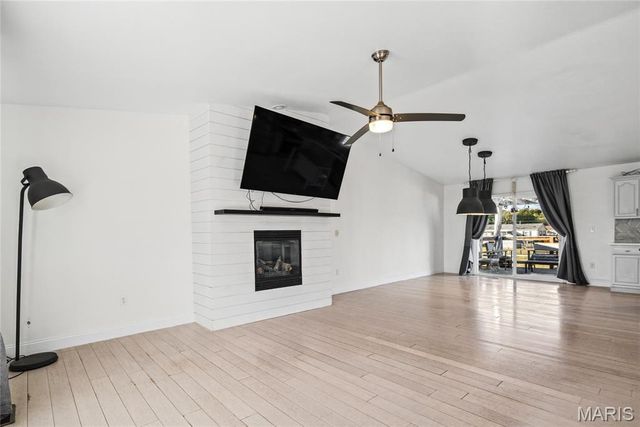 2305 Hunters Point Drive, Granite City, IL 62040