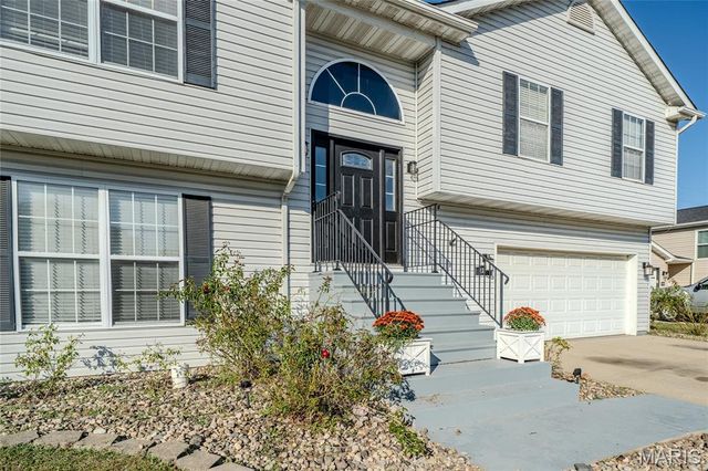 2305 Hunters Point Drive, Granite City, IL 62040