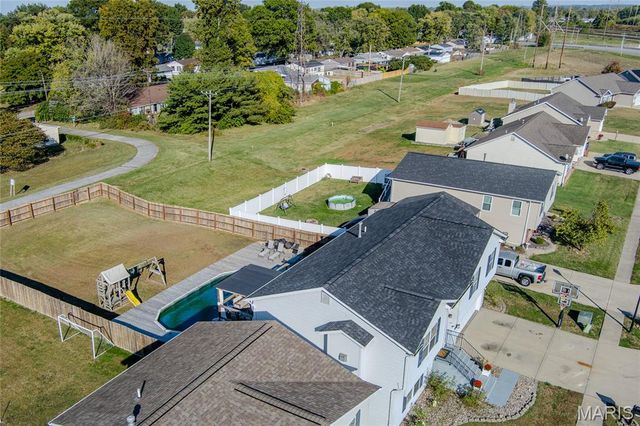 2305 Hunters Point Drive, Granite City, IL 62040
