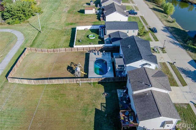 2305 Hunters Point Drive, Granite City, IL 62040