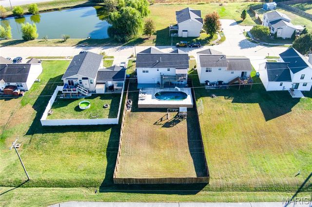 2305 Hunters Point Drive, Granite City, IL 62040