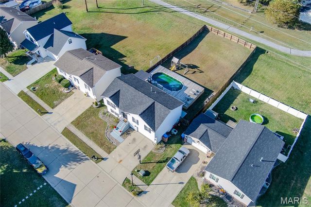 2305 Hunters Point Drive, Granite City, IL 62040