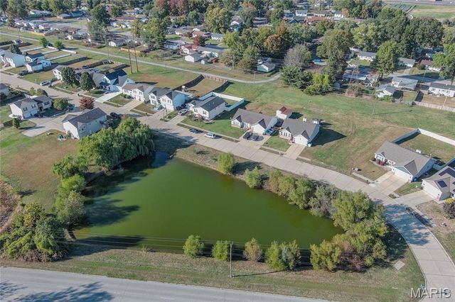 2305 Hunters Point Drive, Granite City, IL 62040