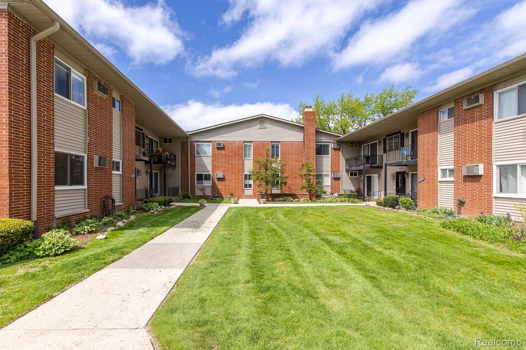 4103 Benjamin Avenue, Royal Oak, MI 48073