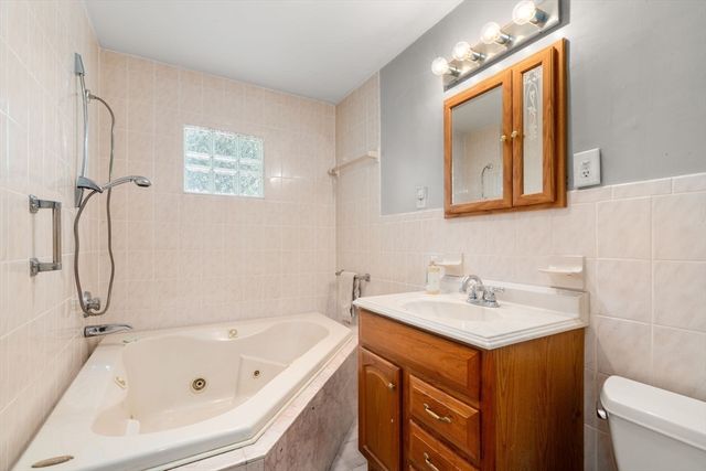 287 Haverhill St, North Reading, MA 01864