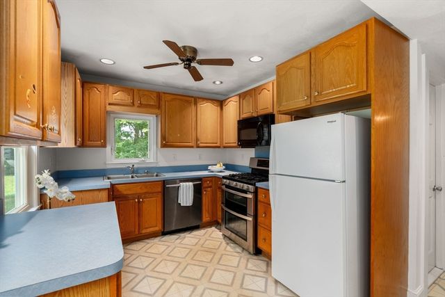 287 Haverhill St, North Reading, MA 01864