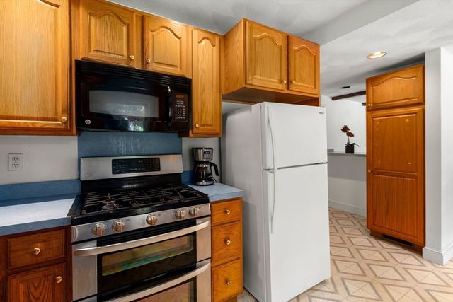 287 Haverhill St, North Reading, MA 01864