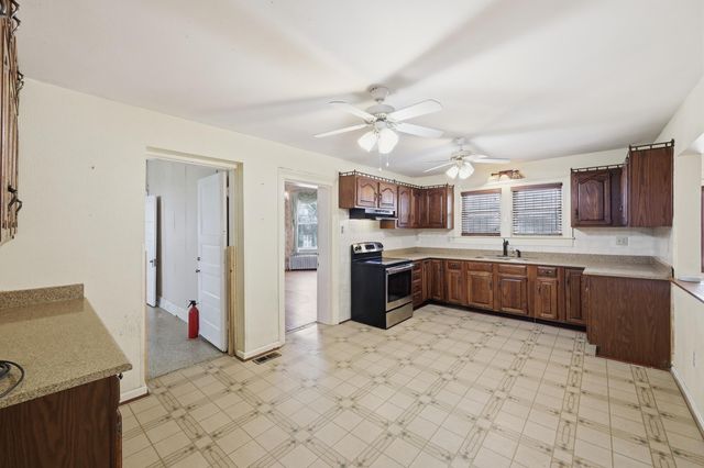 2665 Paris Pike, Lexington, KY 40511