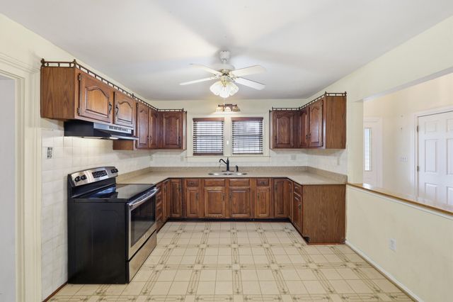 2665 Paris Pike, Lexington, KY 40511