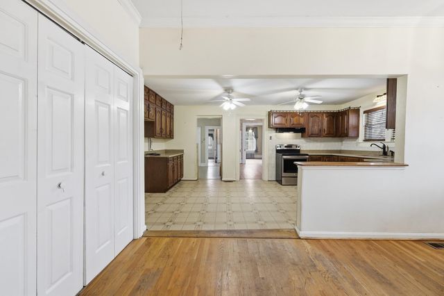 2665 Paris Pike, Lexington, KY 40511