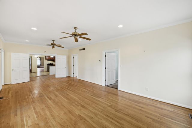 2665 Paris Pike, Lexington, KY 40511